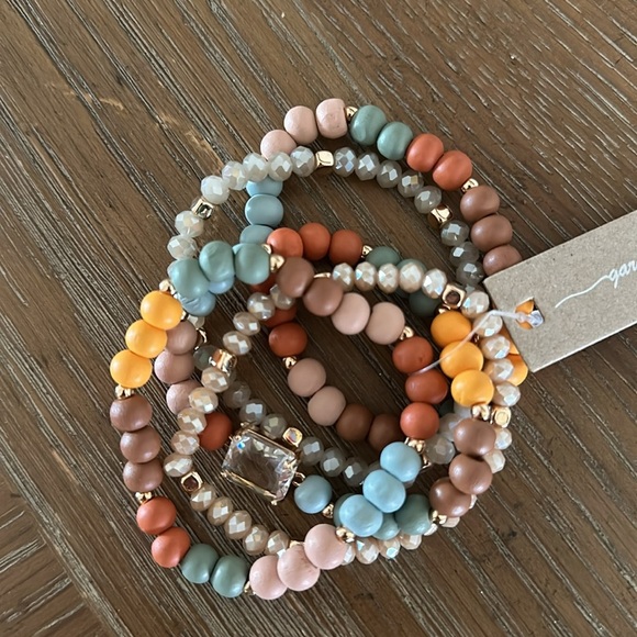 Restocked! Garden Party Stretch Beaded Bracelet in beautiful colors NEW! - Picture 3 of 4